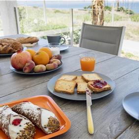 3 bedroom villa with pool, Alcamo, sleeps 5-6